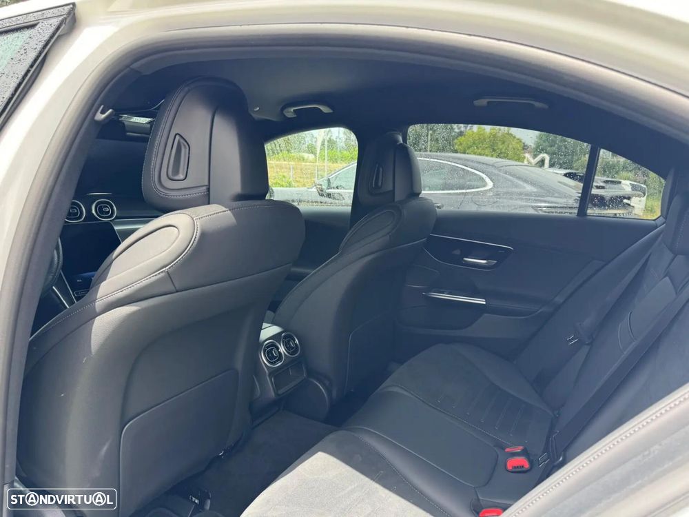 Mercedes-Benz C 300 de 9G-TRONIC AMG Line — fotografia 8