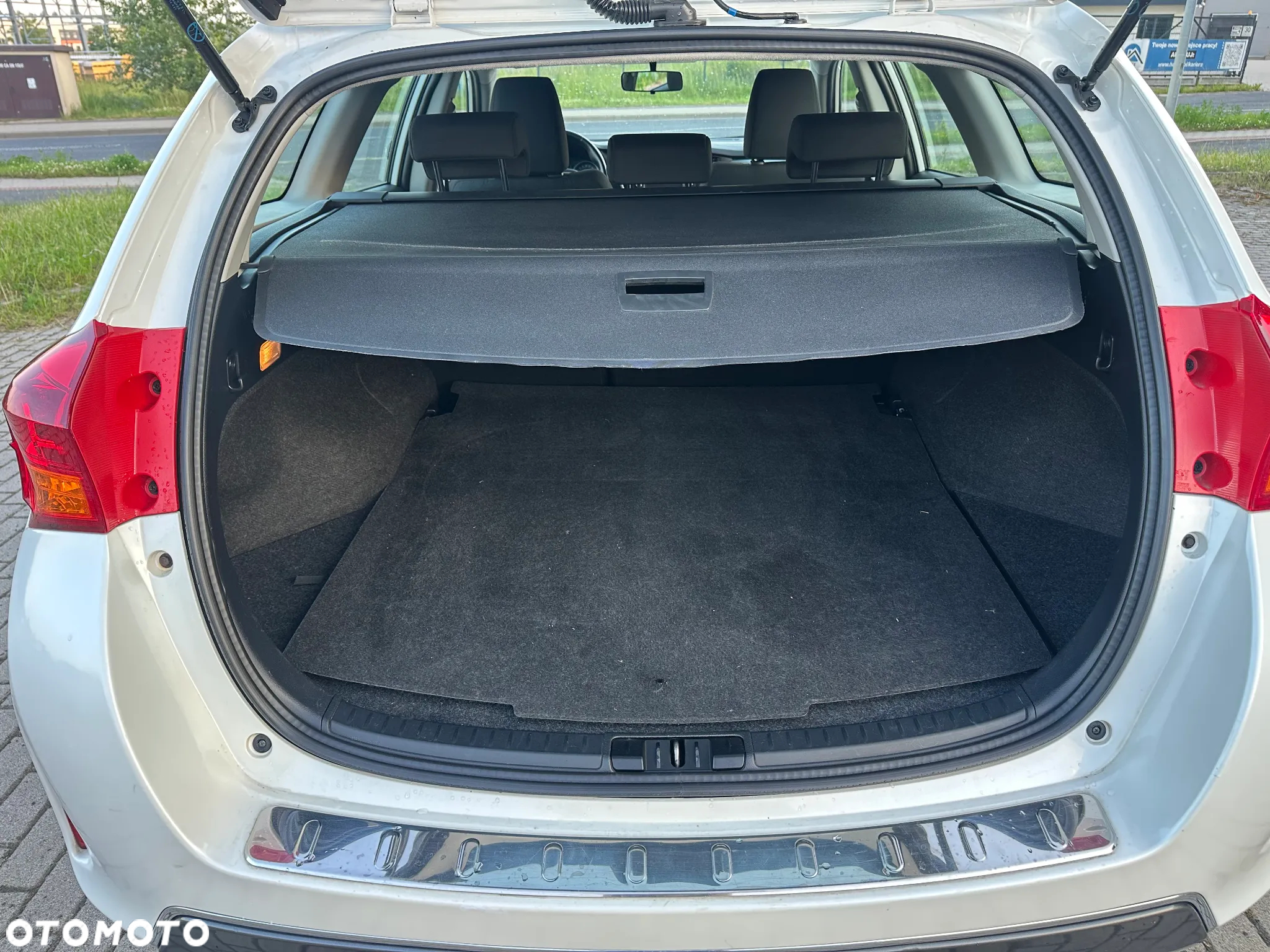 Toyota Auris 1.8 VVT-i Hybrid Automatik Touring Sports Executive - 16