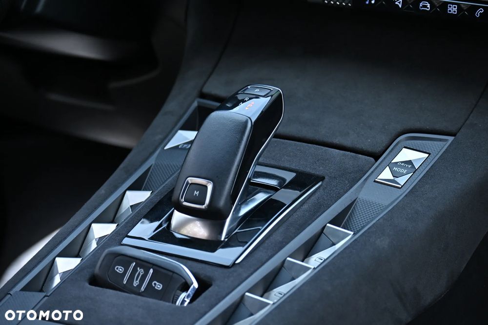 Citroën DS7 Crossback BlueHDI 180 PERFORMANCE LINE - 25