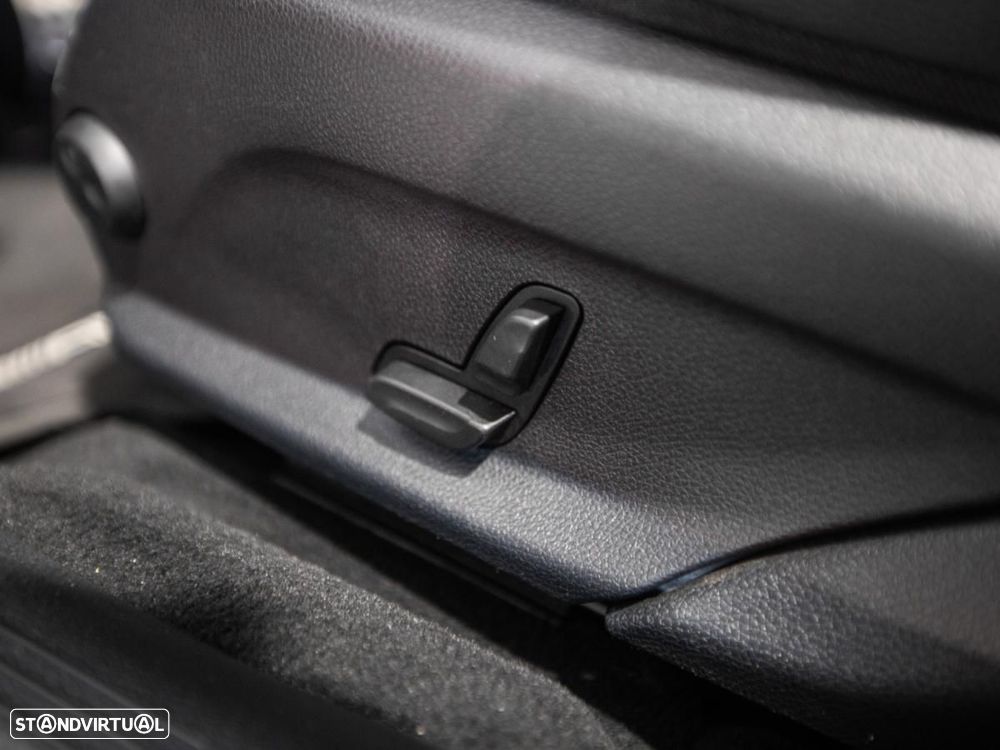 Mercedes-Benz E 300 de AMG Line - 19