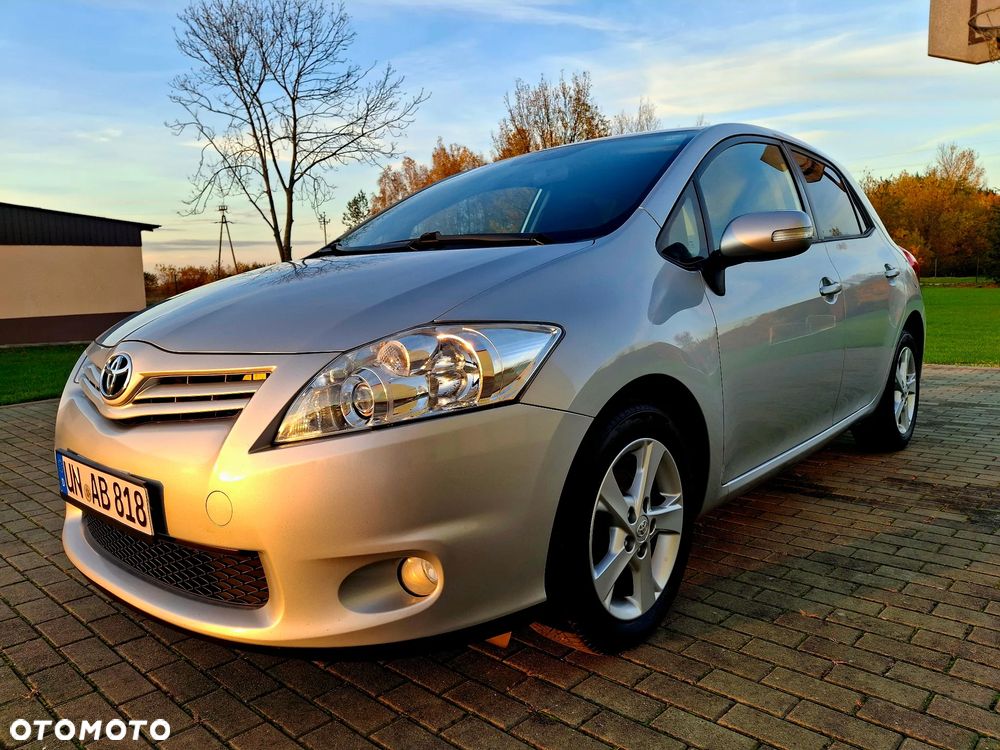 Toyota Auris 1.6 Executive - 4