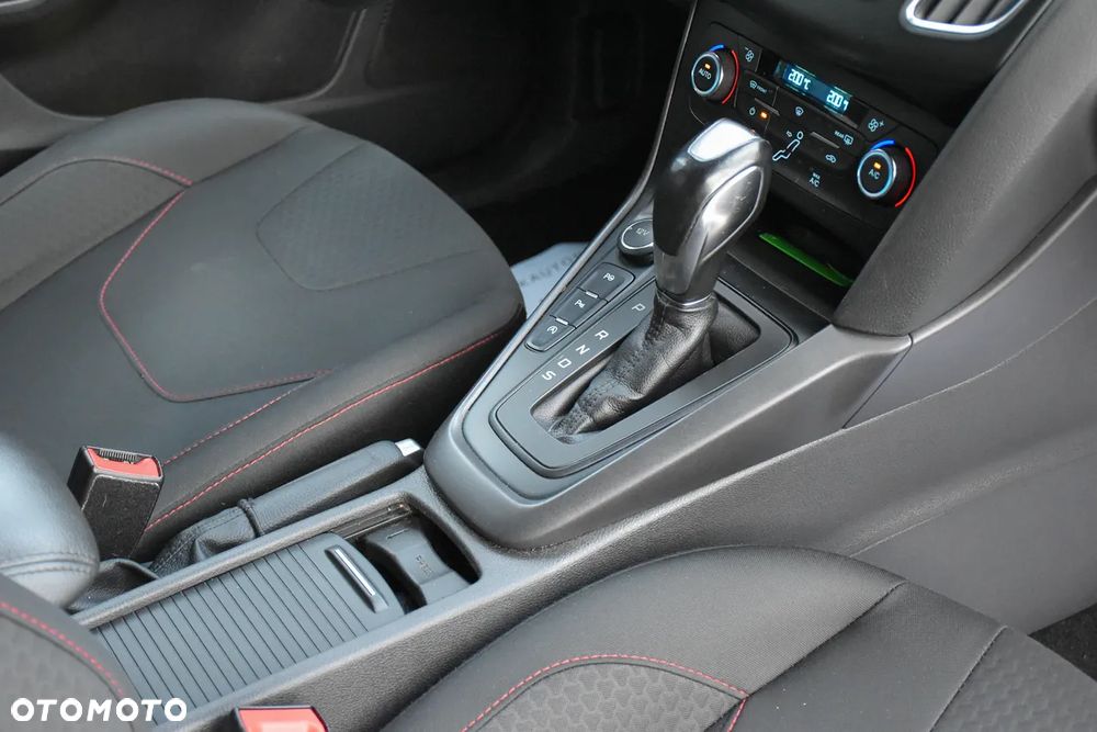 Ford Focus 1.5 EcoBoost ST-Line ASS PowerShift - 27
