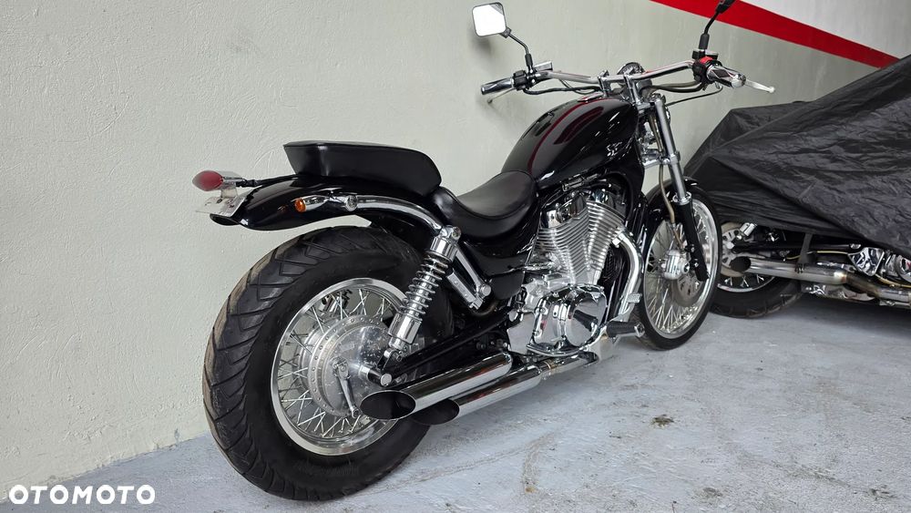 Suzuki Intruder - 23