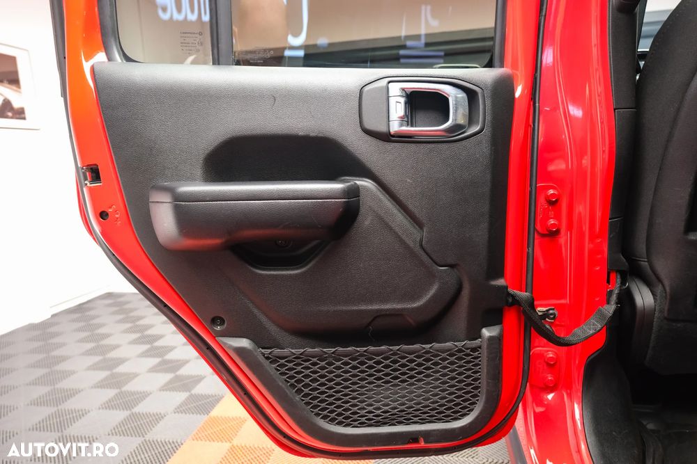 Jeep Wrangler Unlimited 2.2 CRD AT8 Rubicon - 19