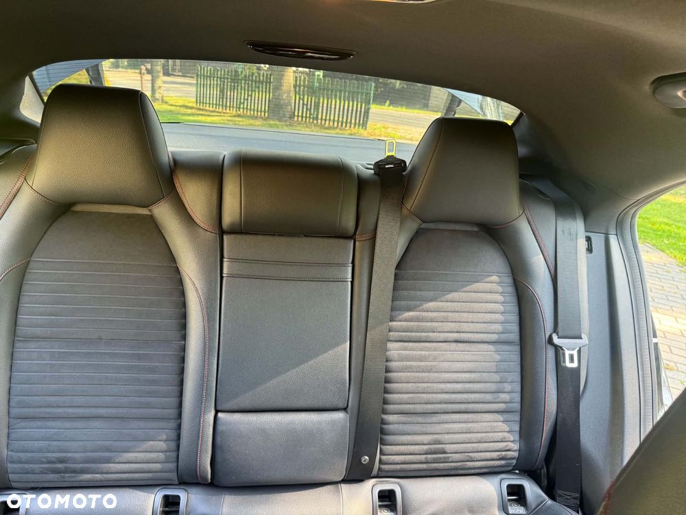 Mercedes-Benz CLA 250 Sport 7G-DCT - 14