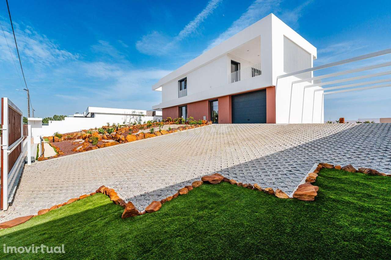 Moradia T4 em Fernão Ferro, Seixal, com Piscina e enorme Jardim - Grande imagem: 5/60