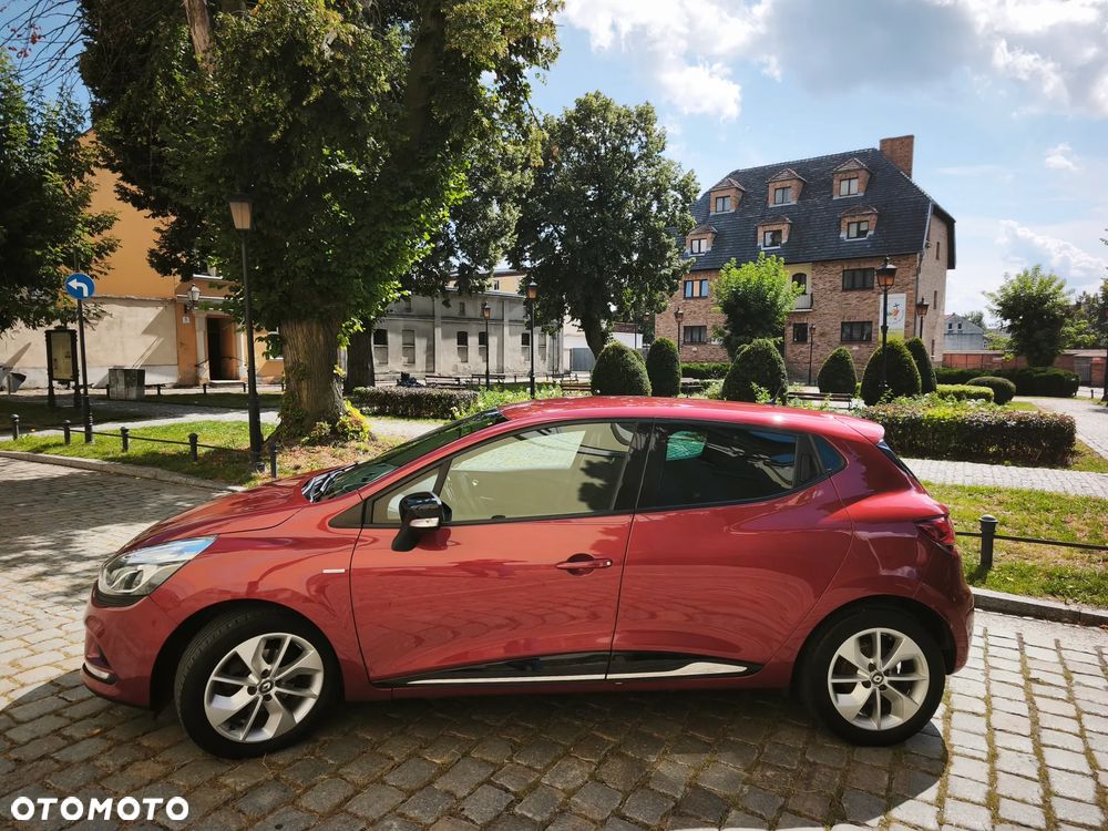 Renault Clio - 22