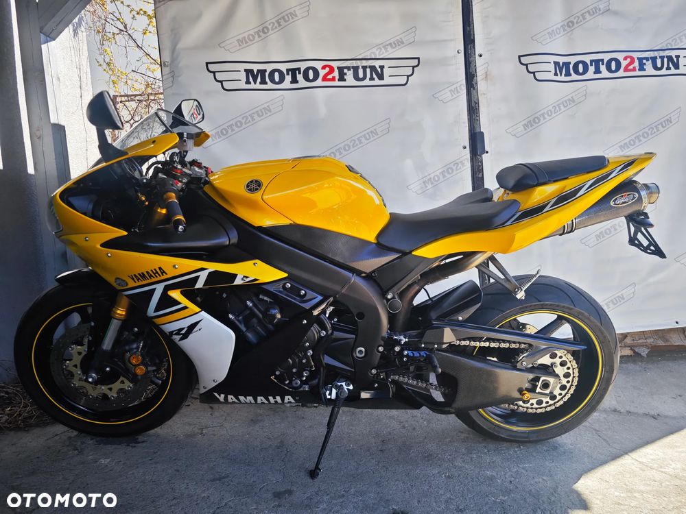 Yamaha YZF - 4