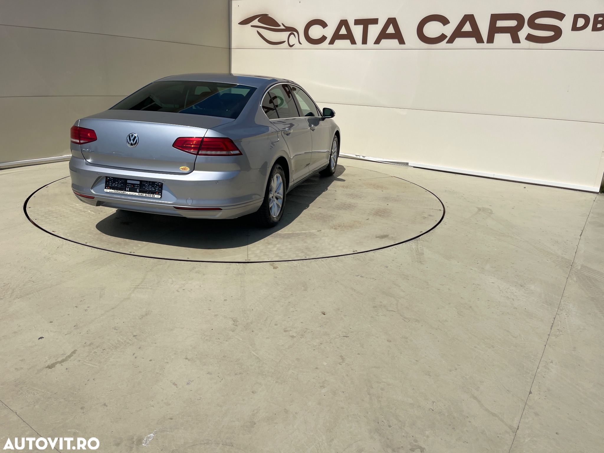 Volkswagen Passat - 14