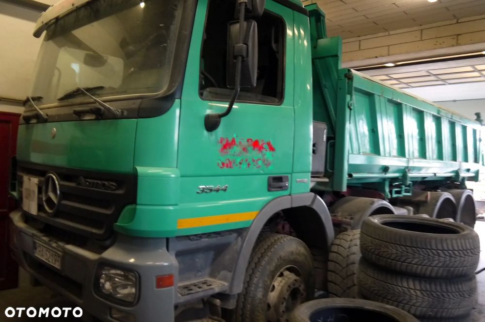 Mercedes-Benz ACTROS - 1