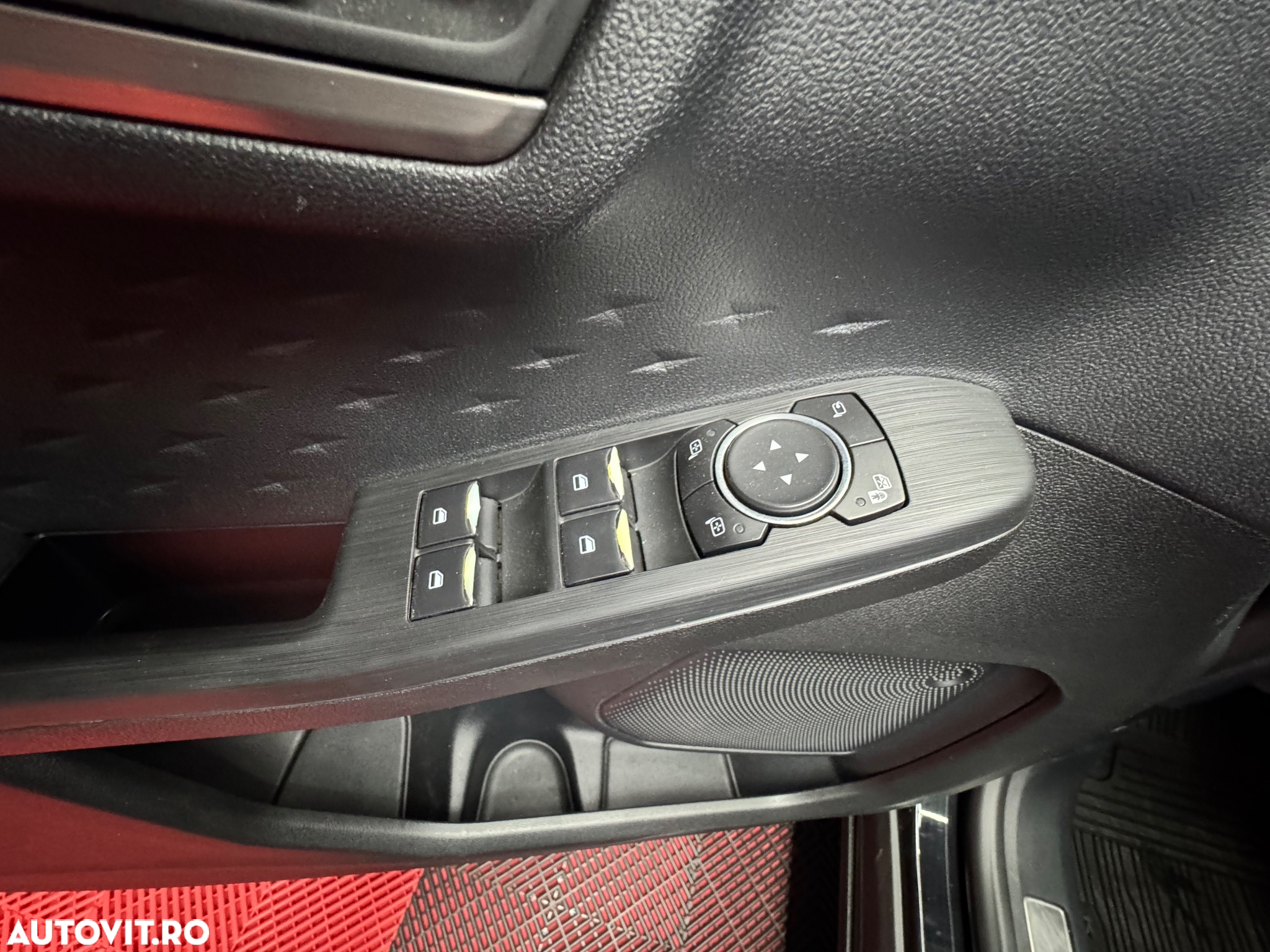 Ford Kuga - 18