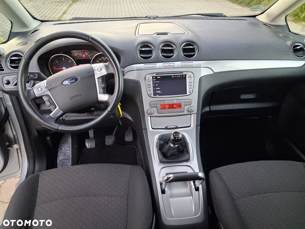 Ford Galaxy - 18