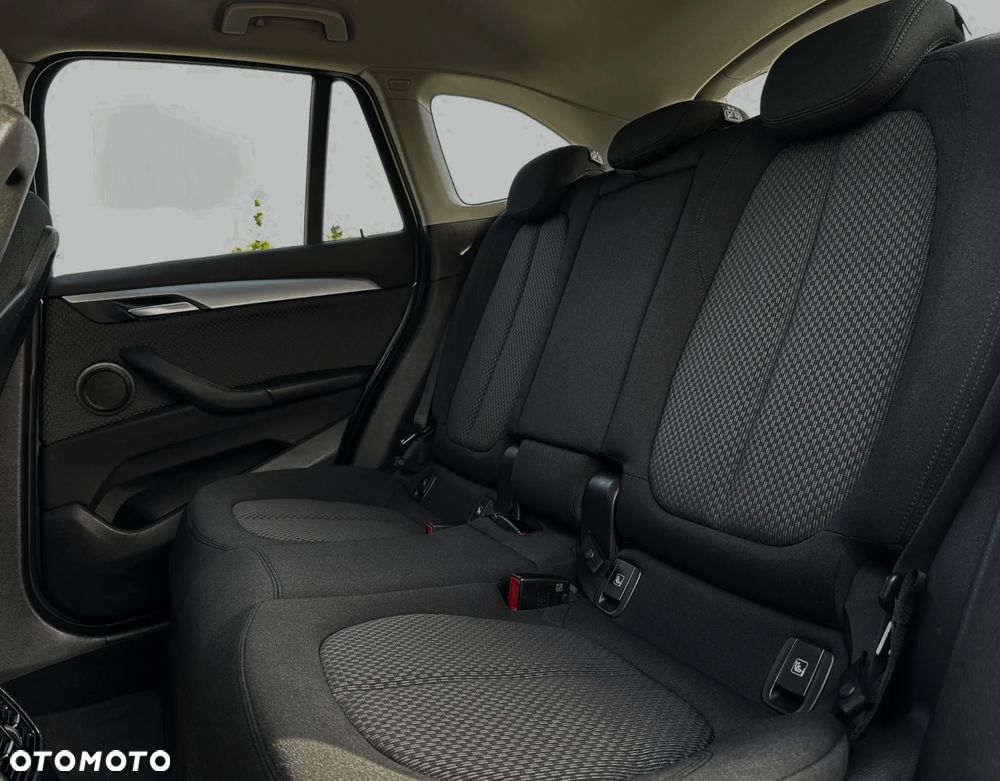 BMW X1 xDrive25e Sport Line - 34