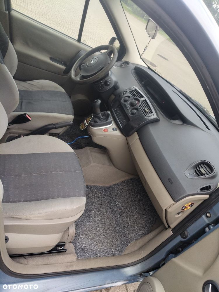 Renault Scenic - 12