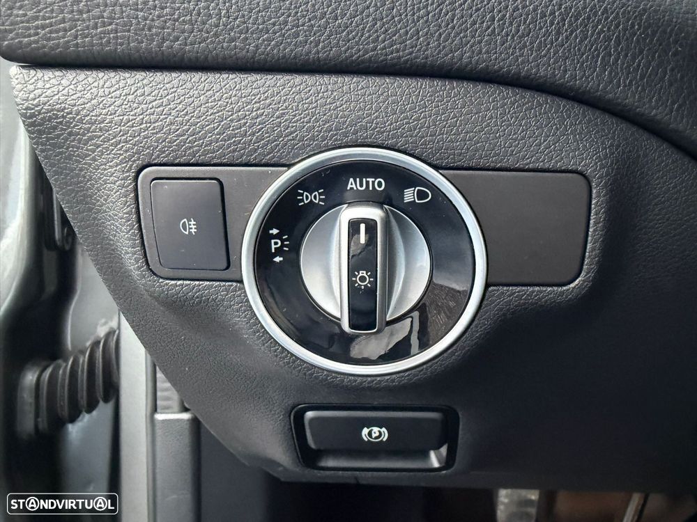 Mercedes-Benz GLA 180 CDI Urban - 23