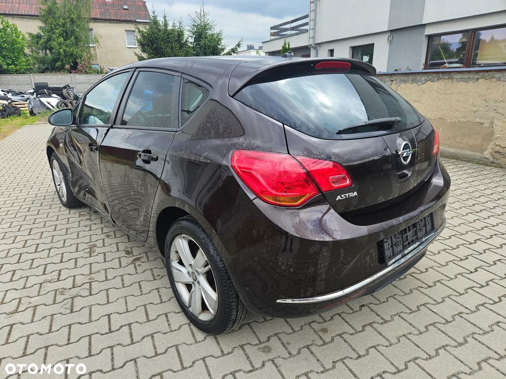 Opel Astra 1.4 ecoFLEX Sport - 4