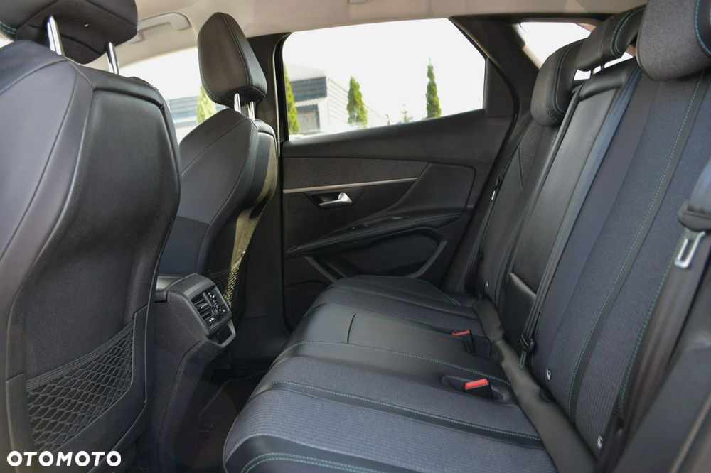 Peugeot 3008 1.6 PureTech Hybrid PHEV Allure Pack S&S EAT8 - 17