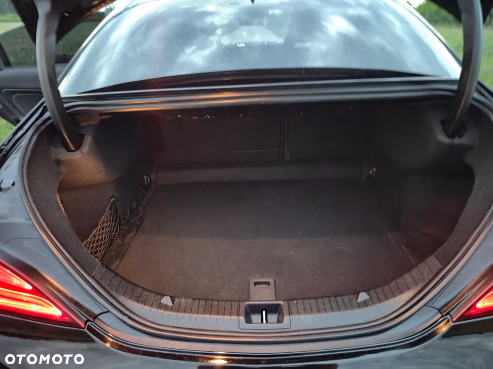 Mercedes-Benz CLA 200 7G-DCT - 38