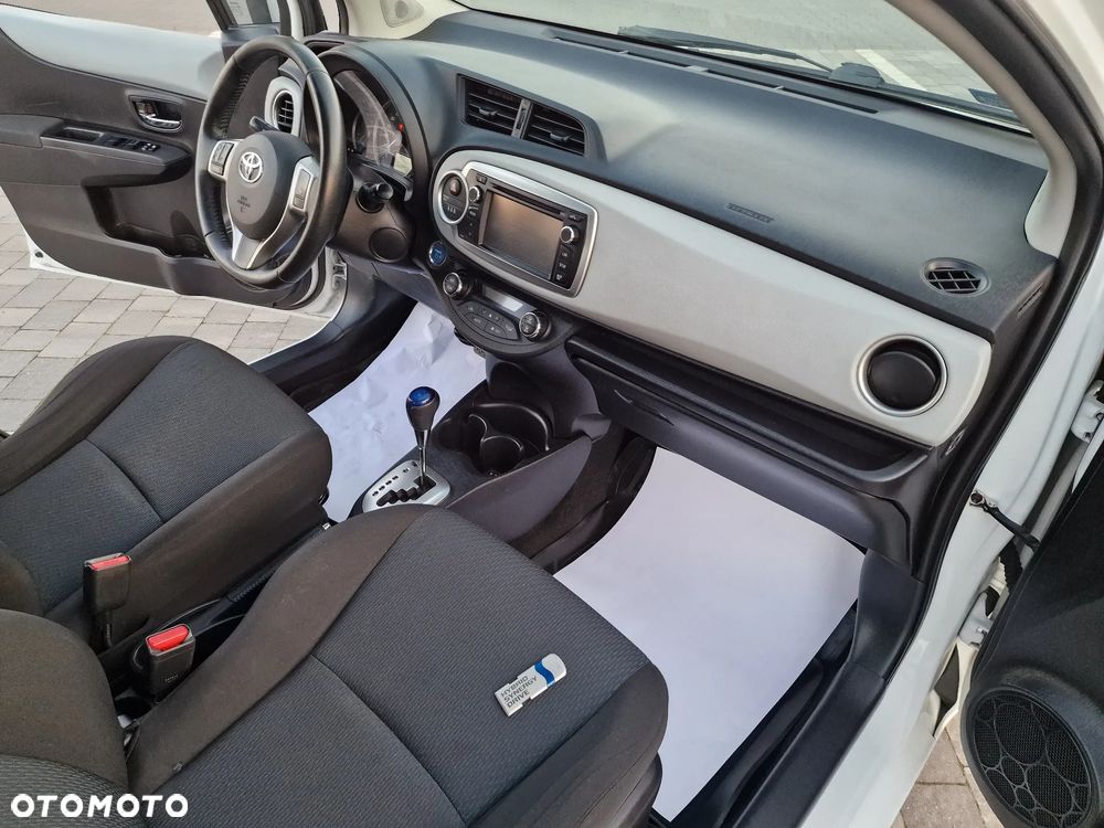 Toyota Yaris Hybrid 100 Business Edition - 7