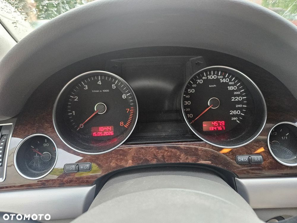 Audi A8 4.2 FSI Quattro - 14
