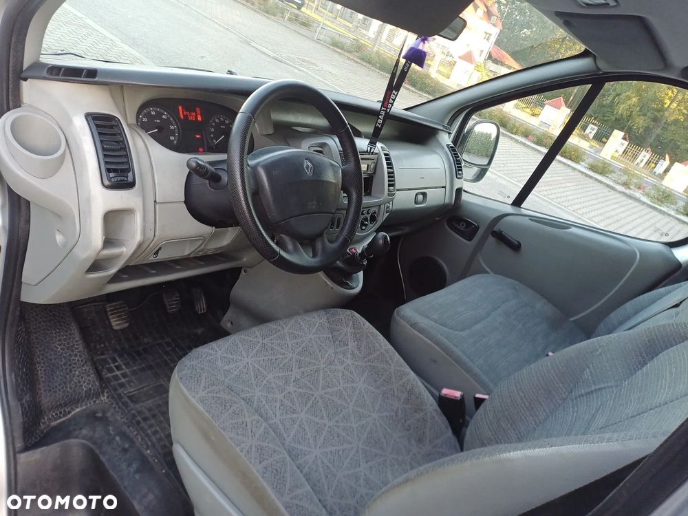 Renault Trafic - 12