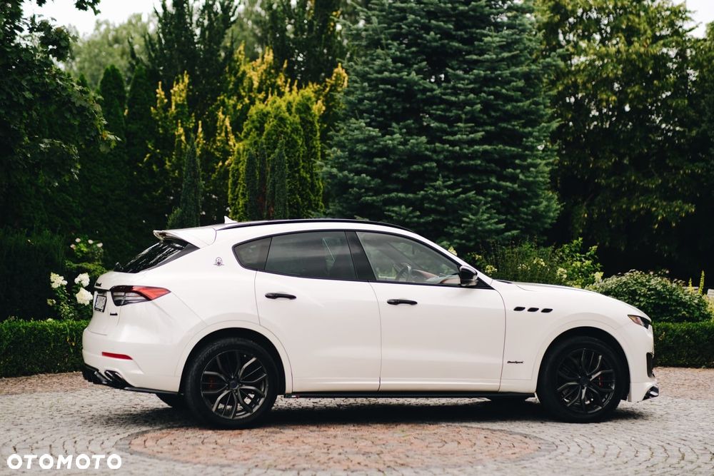 Maserati Levante S - 26