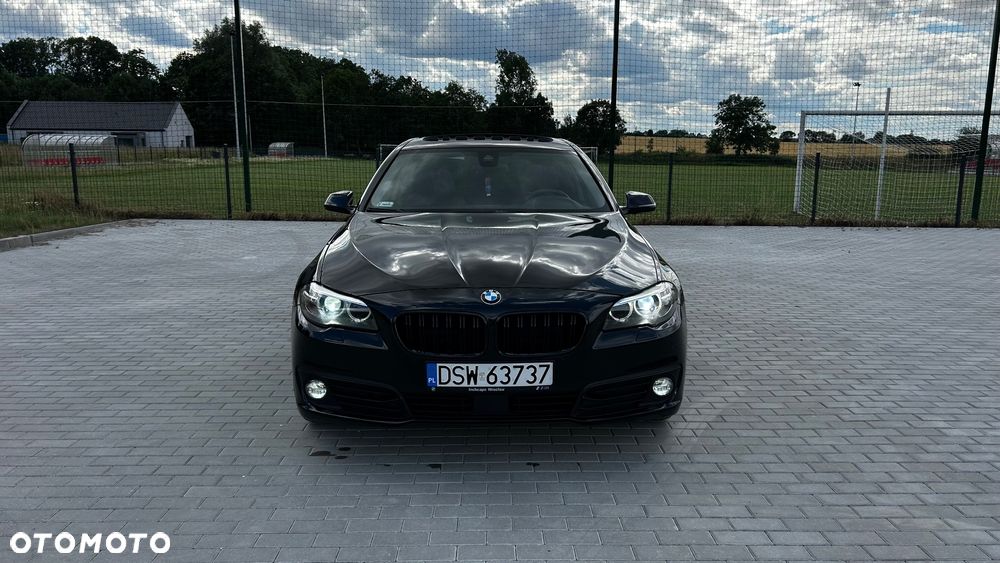 BMW Seria 5 525d xDrive Luxury Line - 2