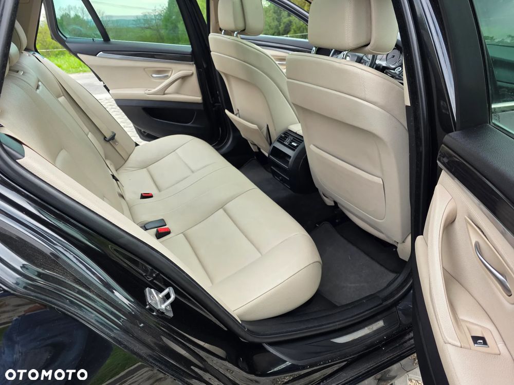 BMW Seria 5 520d Modern Line - 14