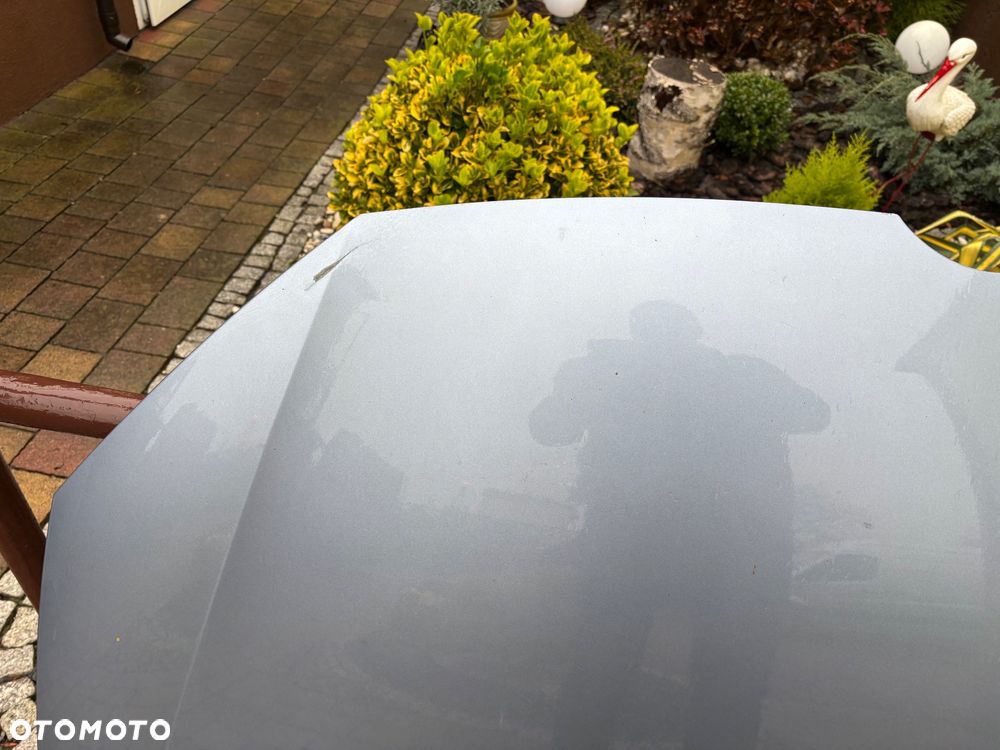 VW Golf 6  Maska silnika - 2