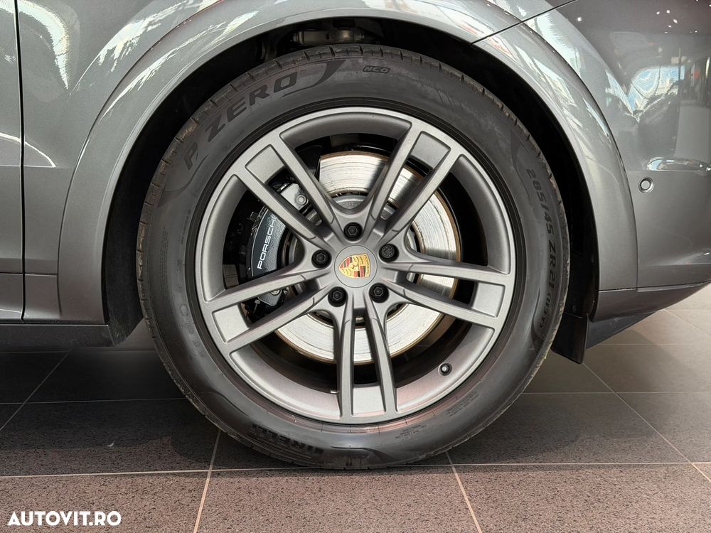 Porsche Cayenne - 20