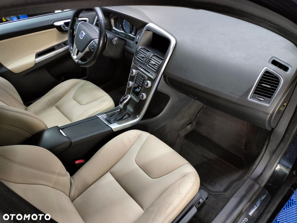 Volvo XC 60 D4 AWD Summum - 5