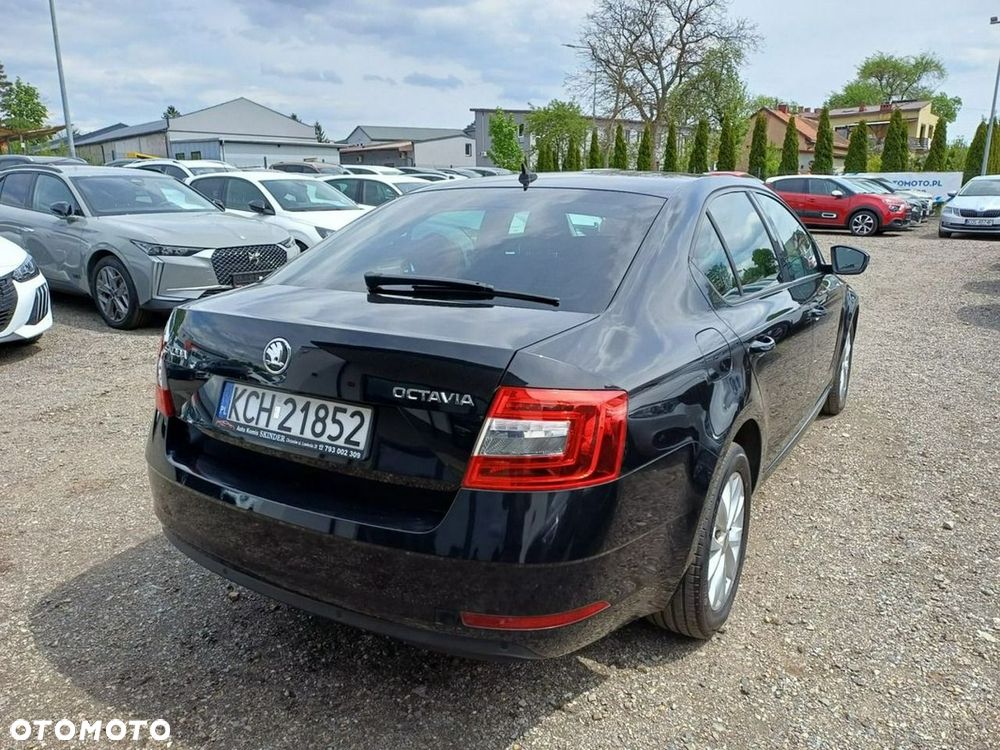 Skoda Octavia 1.6 TDI DSG Clever - 7