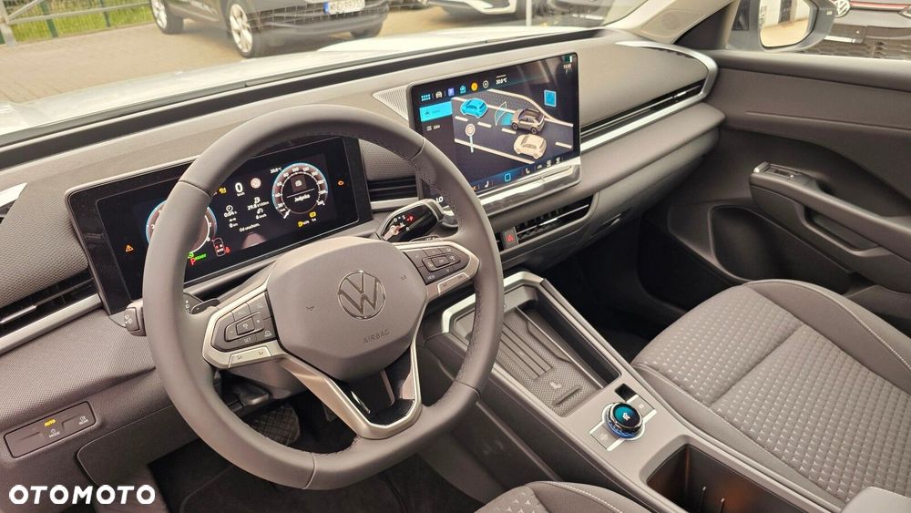 Volkswagen T-Roc - 18