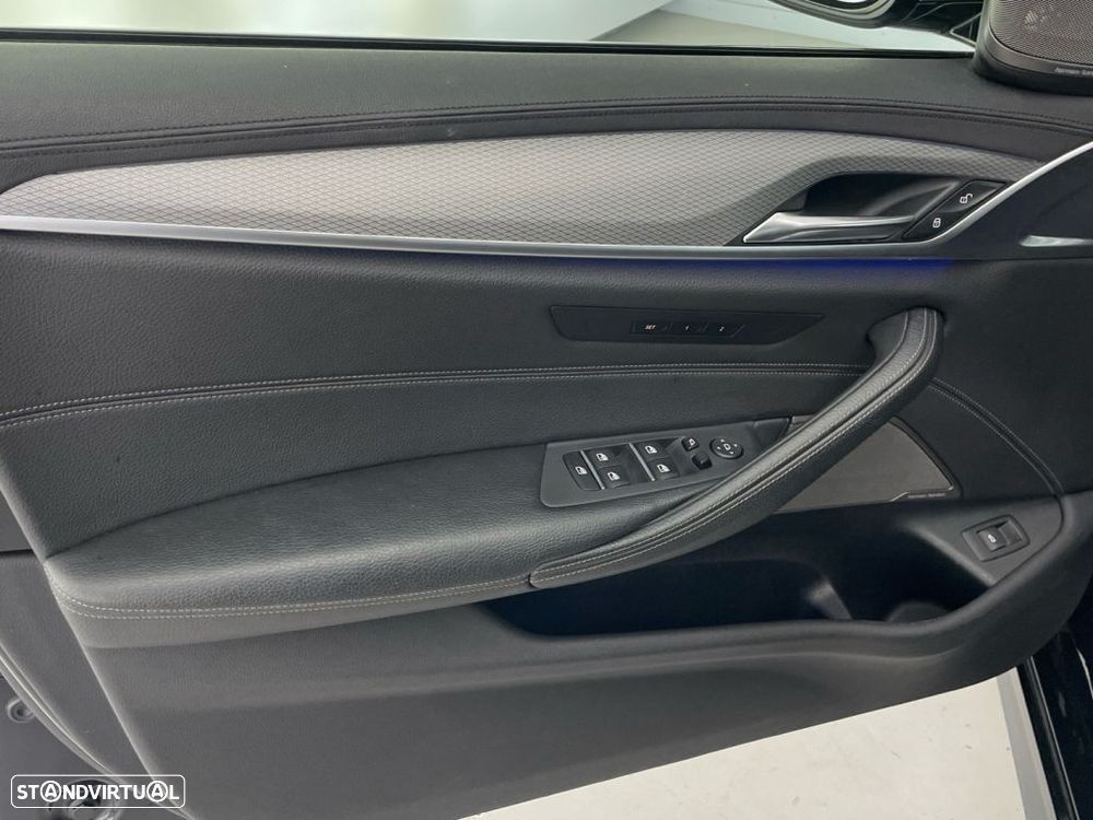 BMW 550 i xDrive Auto - 17