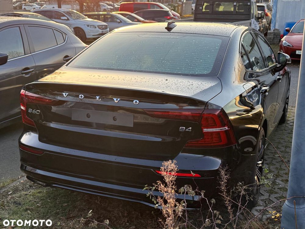 Volvo S60 B4 B DKG Plus Dark - 4