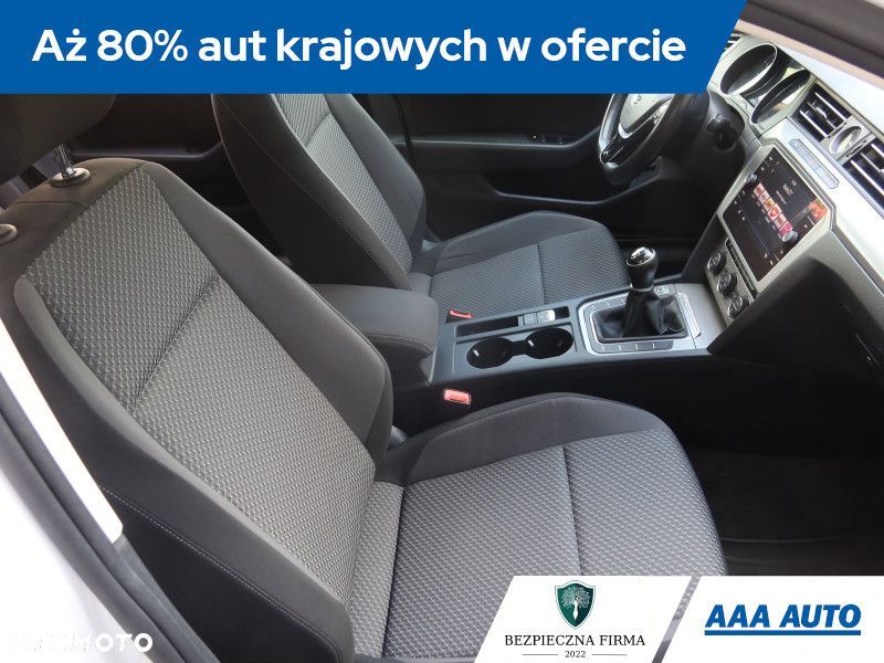 Volkswagen Passat Variant - 11