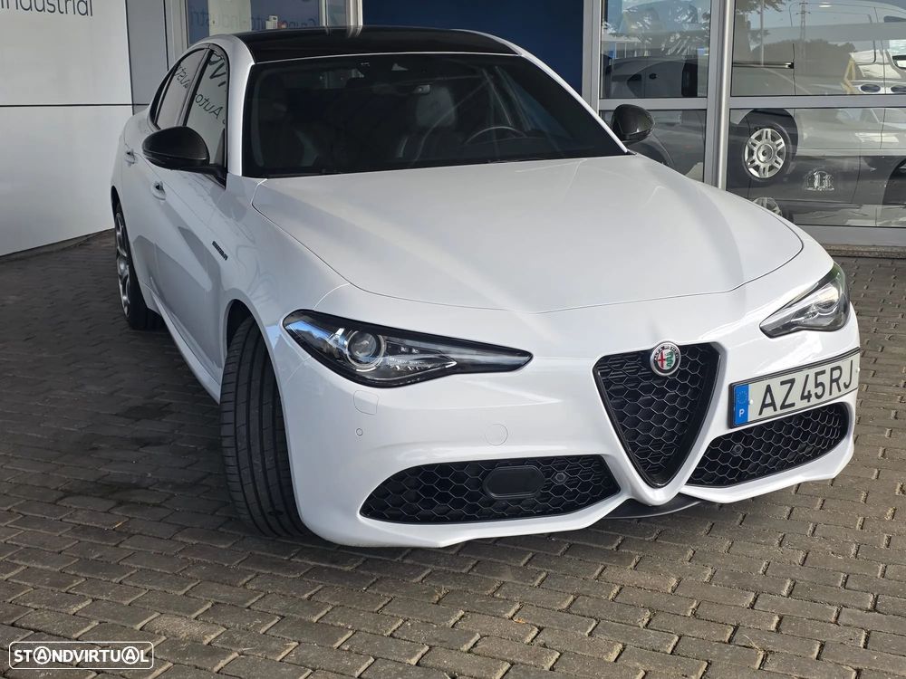Alfa Romeo Giulia 2.2 D Estrema Q4 AT8 - 3