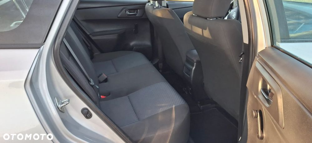 Toyota Auris 1.4 D-4D Comfort - 19