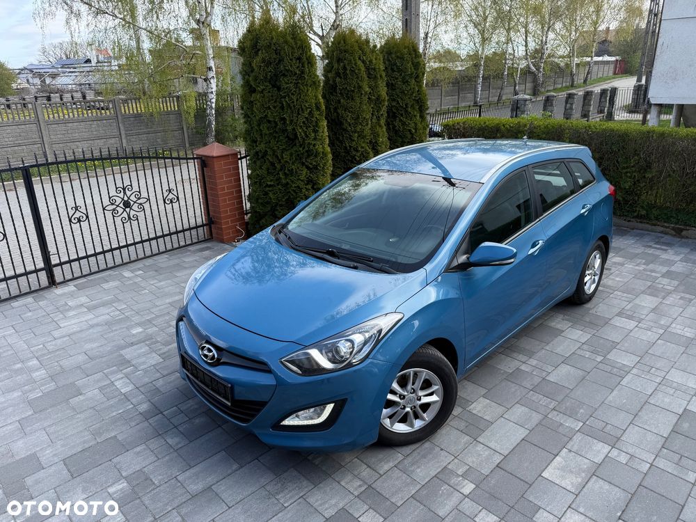 Hyundai i30 blue Kombi 1.6 CRDi YES Gold - 12