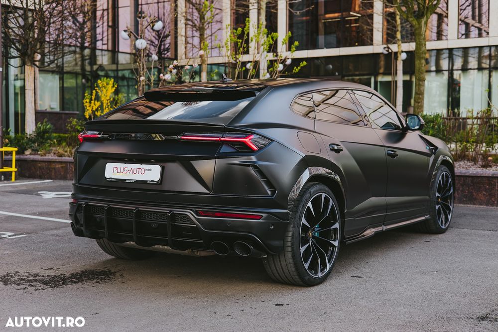 Lamborghini URUS - 11