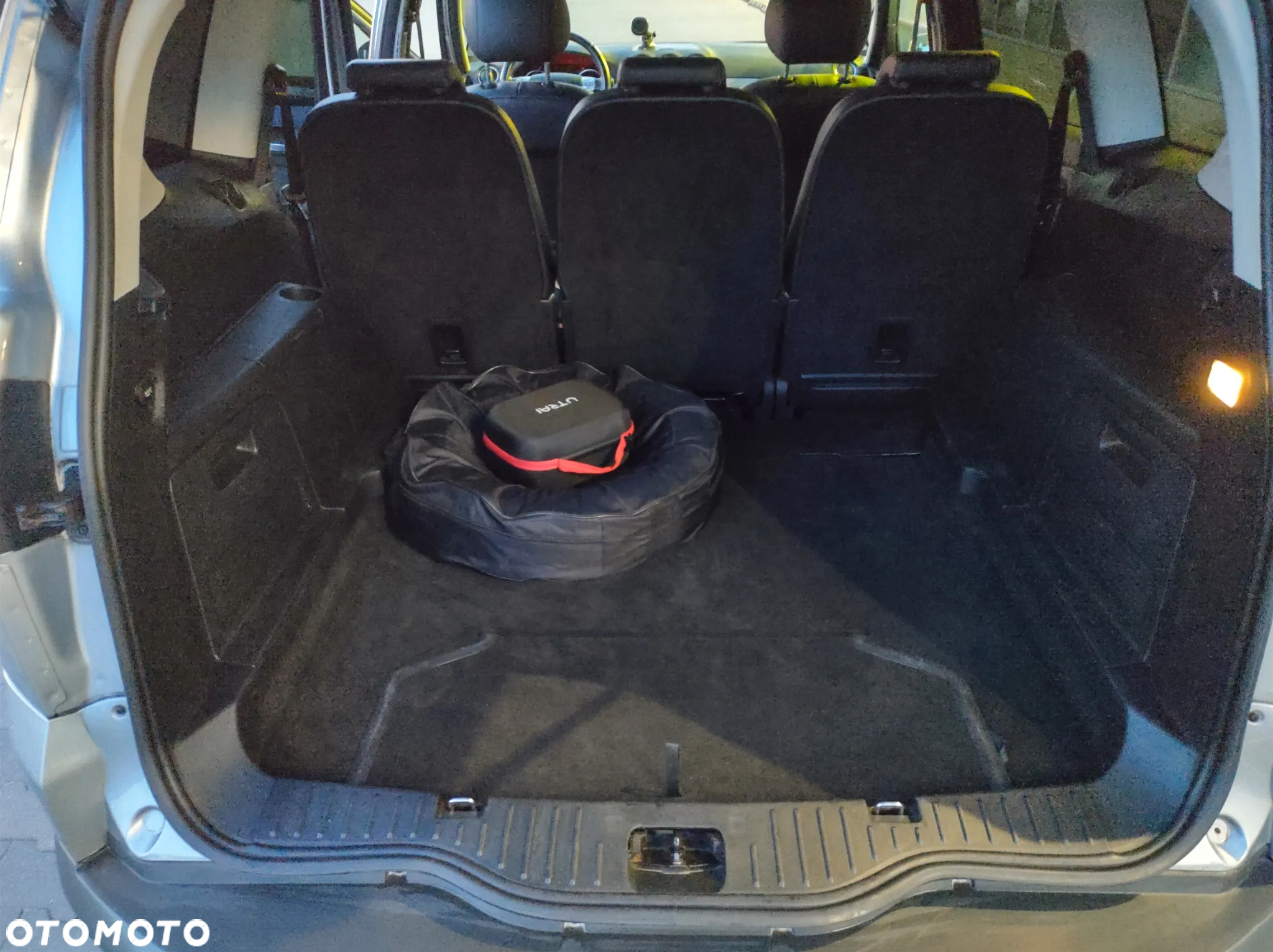 Ford S-Max - 19