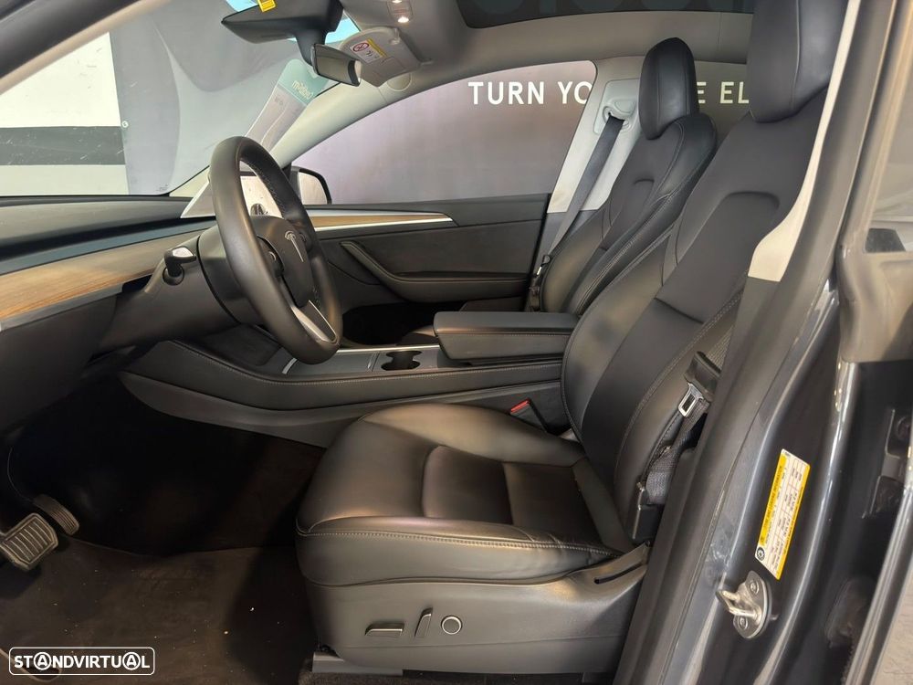 Tesla Model Y Long Range Dual Motor AWD - 12