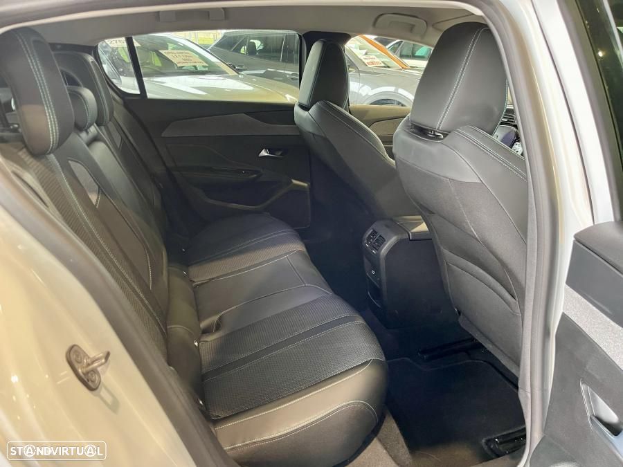 Peugeot 308 1.5 BlueHDi Allure Pack EAT8 - 27