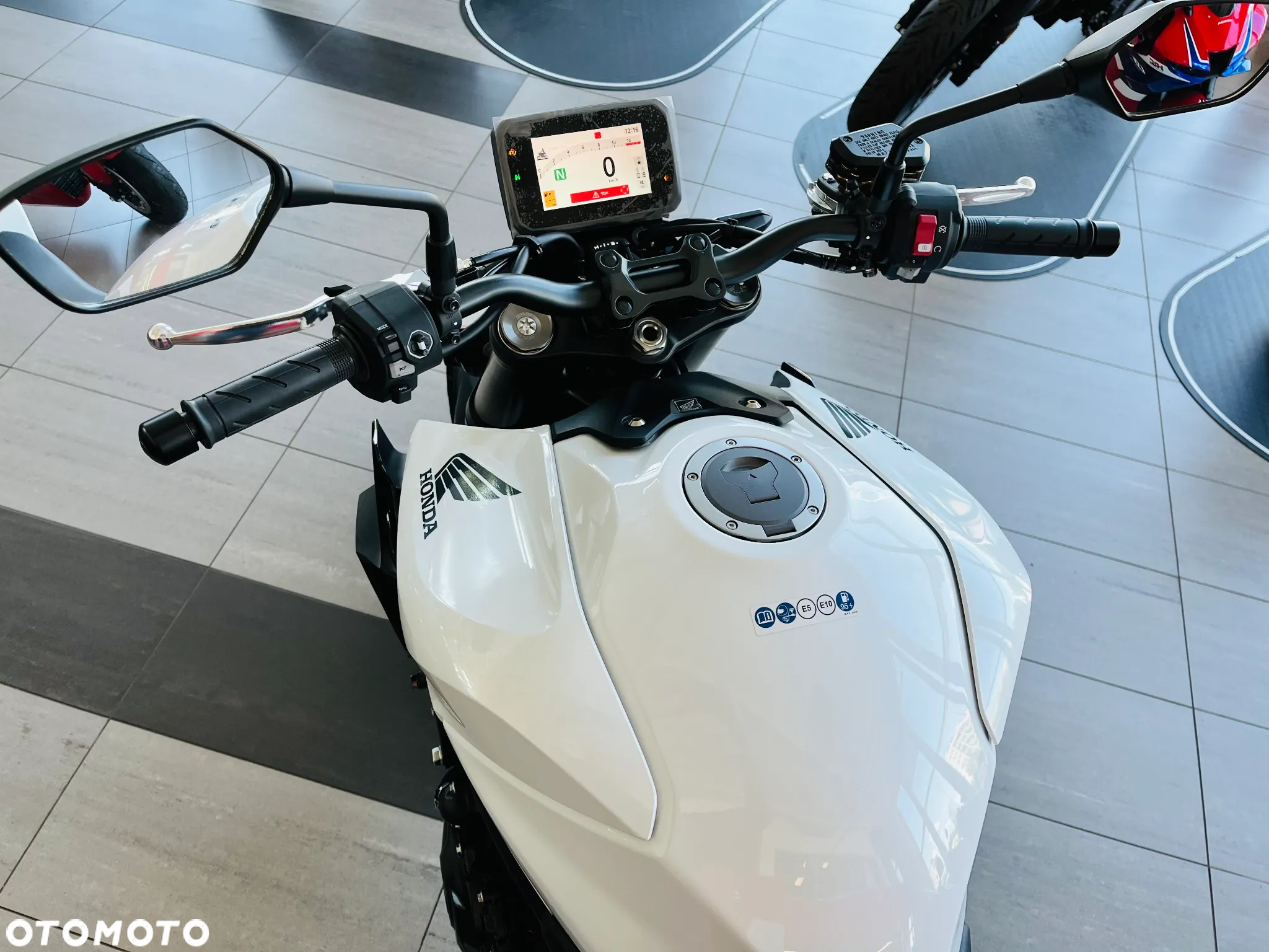 Honda CB - 8