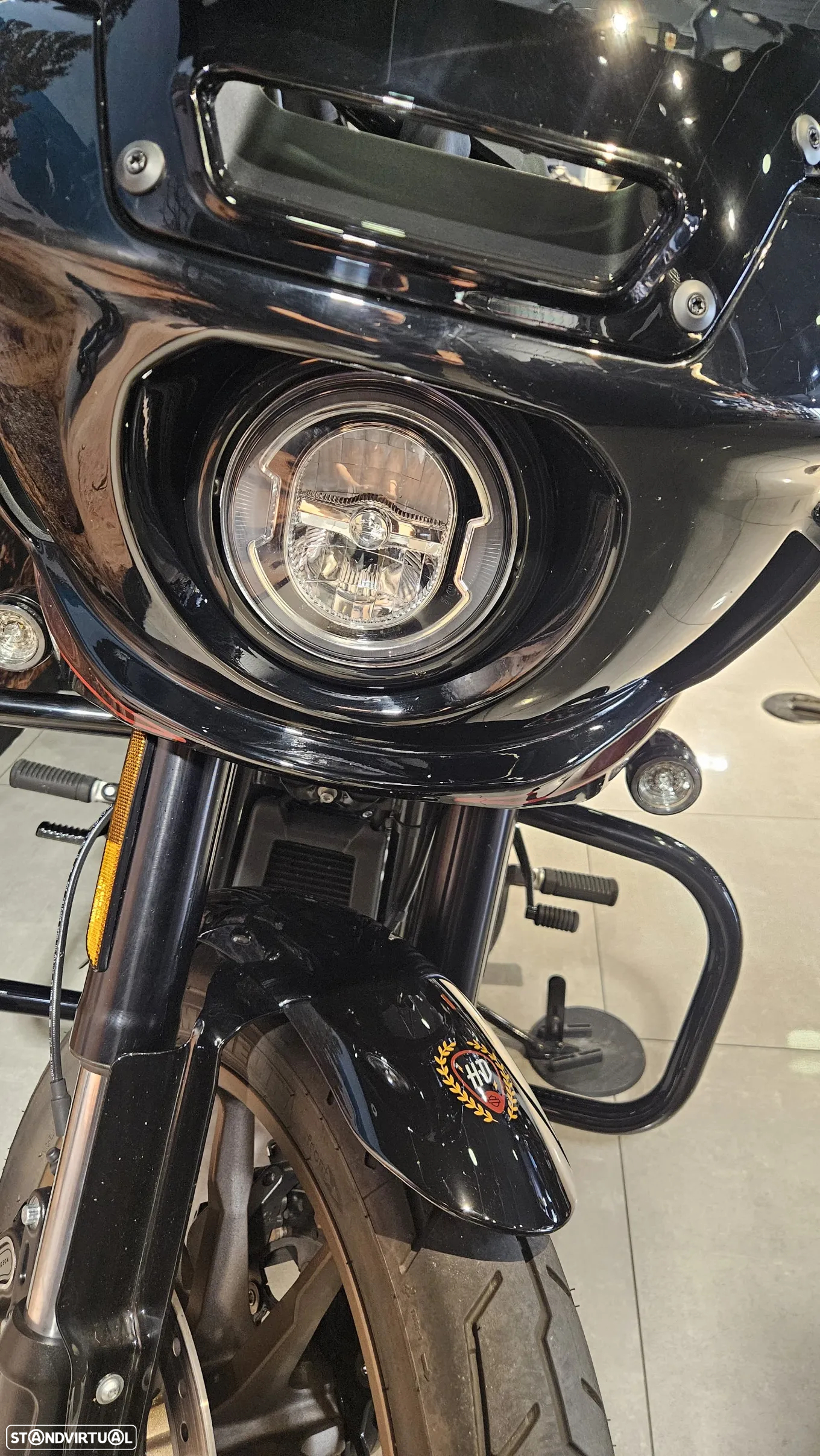 Harley-Davidson Low Rider ST - 12