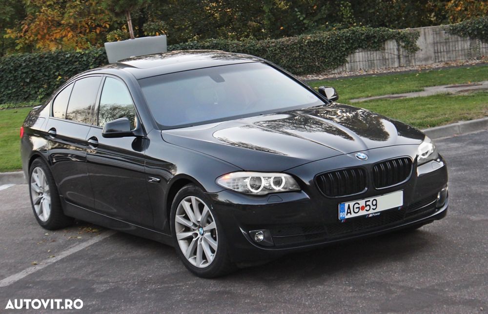 BMW Seria 5 520d Aut. Luxury Line - 2