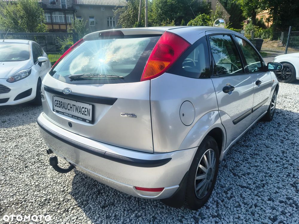 Ford Focus 1.6 Futura - 6