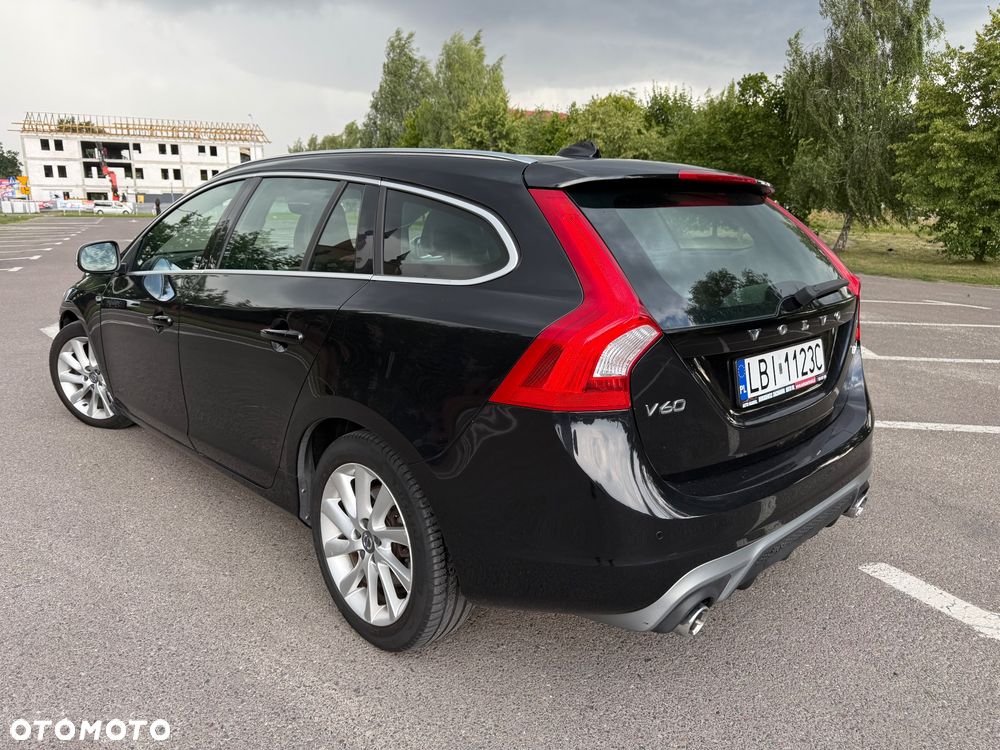 Volvo V60 D4 Geartronic RDesign - 15