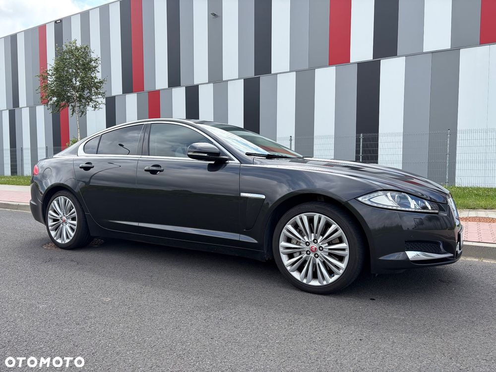 Jaguar XF 3.0 T AWD Luxury - 3