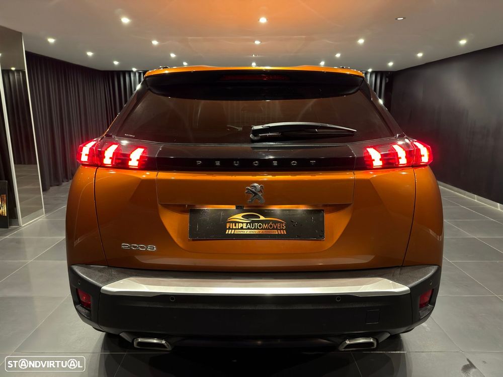 Peugeot 2008 1.2 PureTech Allure EAT8 - 7